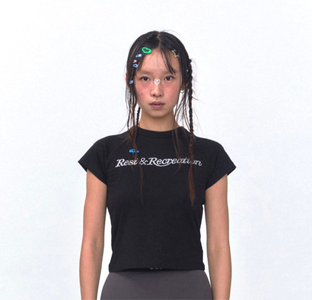 【Rest & Recreation】RR Crystal Logo Crop Top 4t色 rest & recreation] RR CRYSTAL LOGO CROP TOP - WHITE 正規韓国