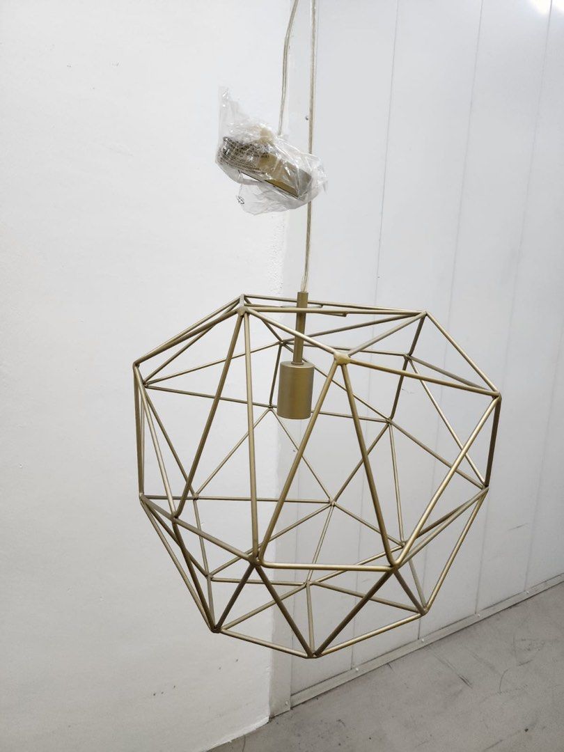 Adjustable light (Category: Lighting) located in Singapore. Submitted by misswala (Listing ID 1296210217, Image 3). Description: Brand new Height adjustable .