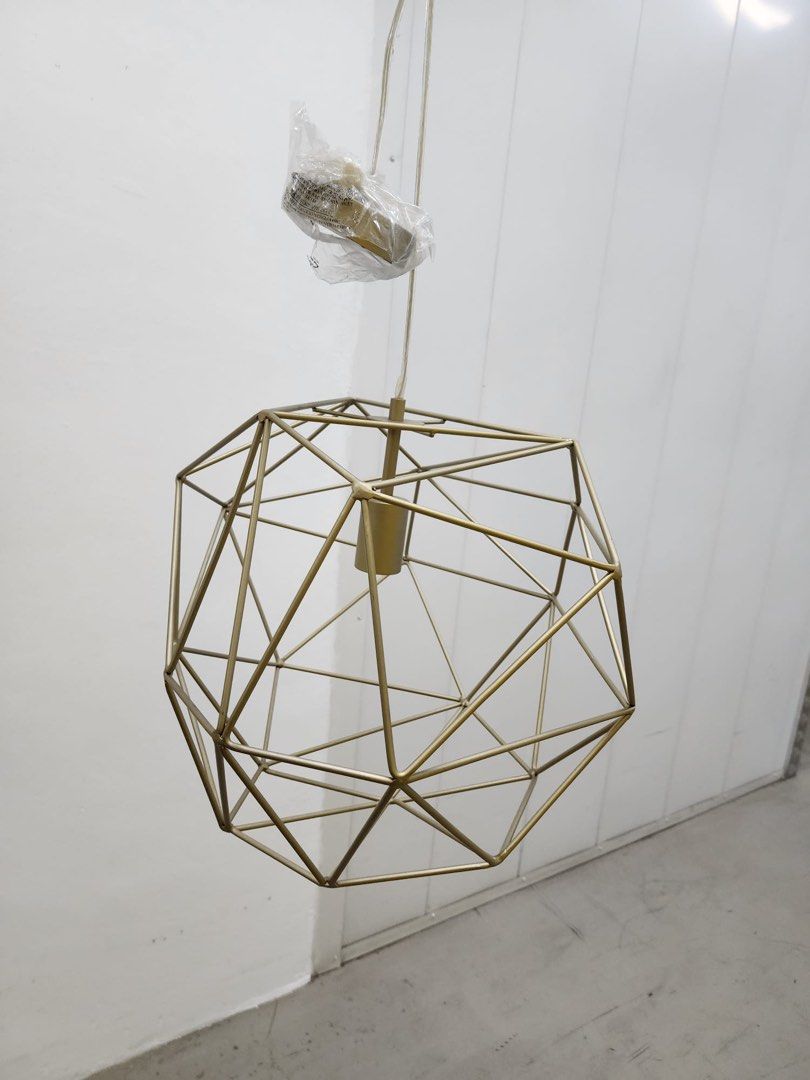 Adjustable light (Category: Lighting) located in Singapore. Submitted by misswala (Listing ID 1296210217, Image 2). Description: Brand new Height adjustable .