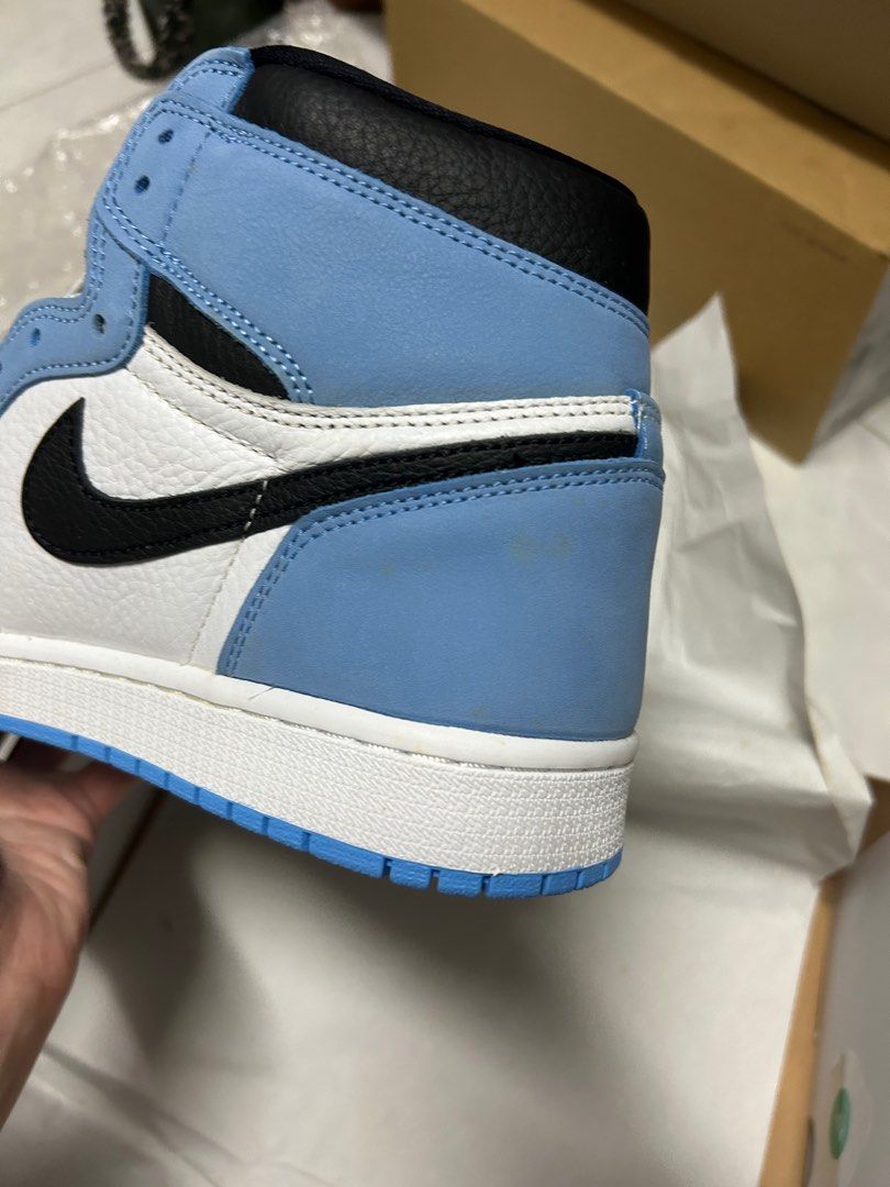 unboxing university blue jordan 1