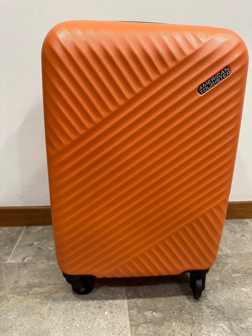 American Tourister 20 inch luggage, Hobbies & Toys, Travel, Luggage on