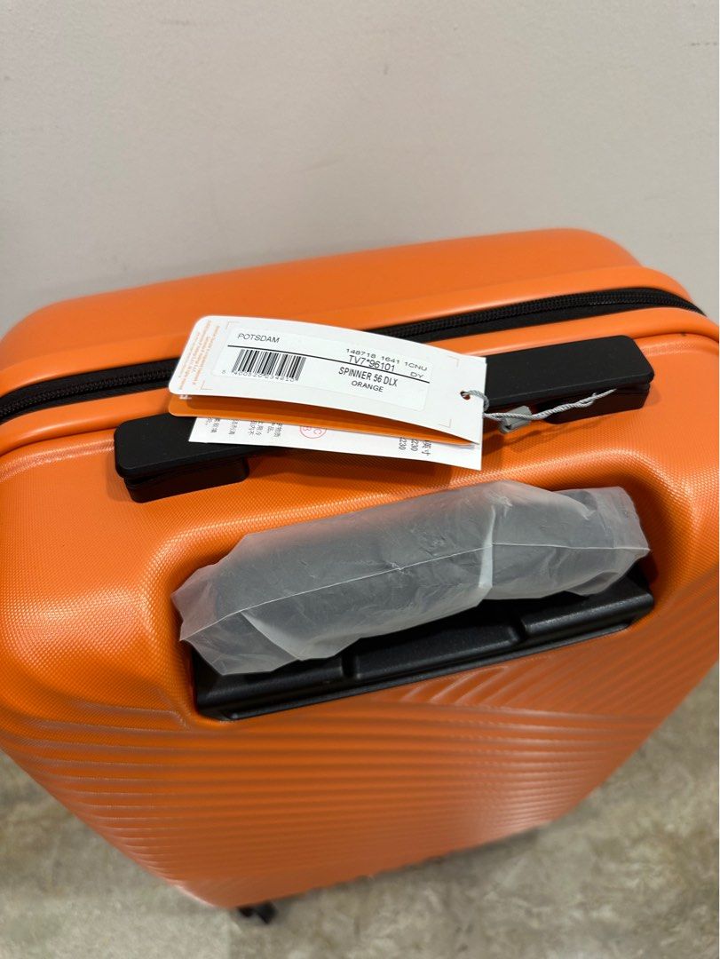 American Tourister 20 inch luggage, Hobbies & Toys, Travel, Luggage on