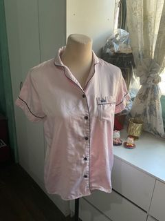 branded pink w navy blue lining pajama top