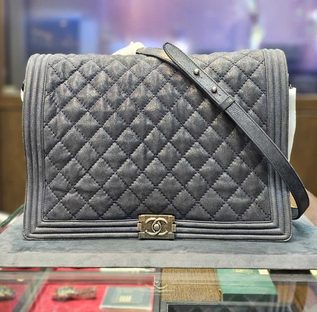 Chanel jumbo boy bag 2025