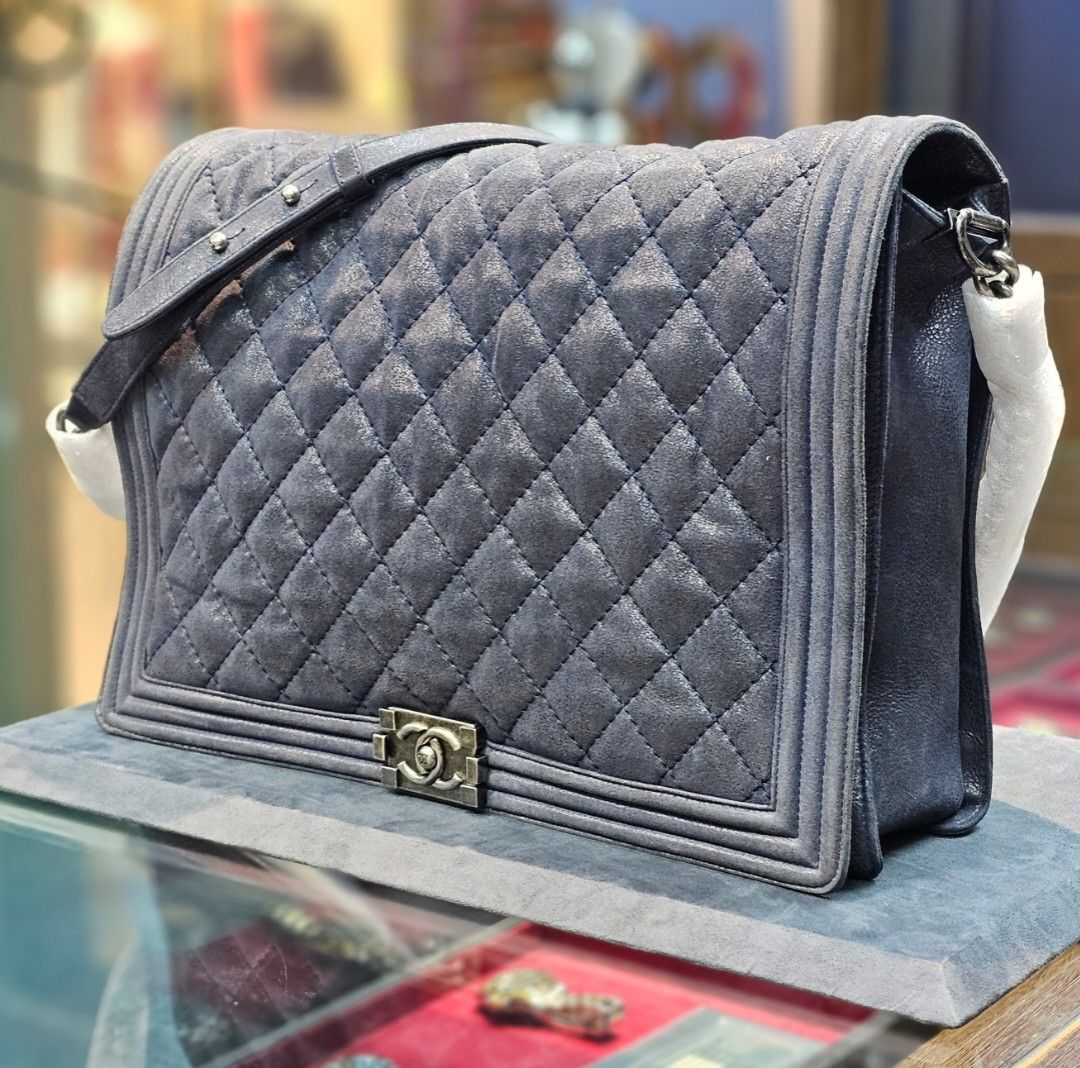 Chanel boy metallic online