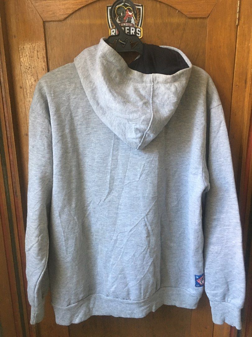 Evisu Hoodie Jacket (Category: Coats, Jackets and Outerwear) located in Sorsogon. Submitted by mavzone (Listing ID 1296088508, Image 2). Description: Evisu Hoodie Jacket (off) S-M 21x26.