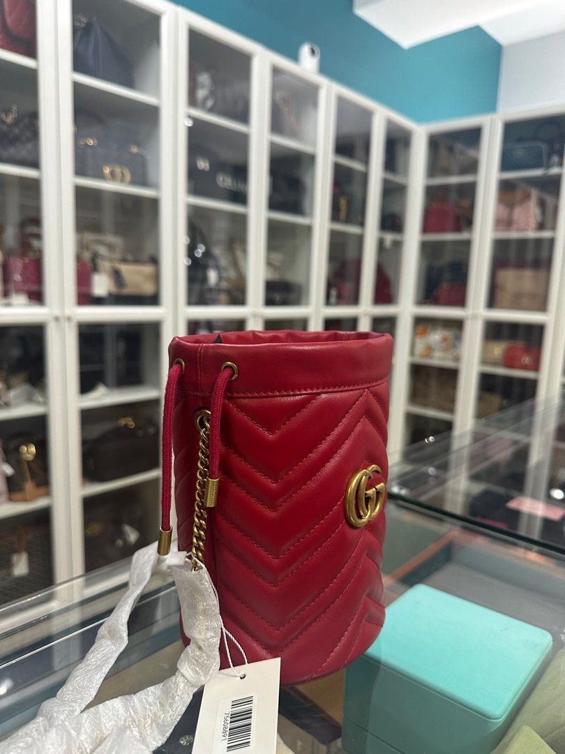 Gucci Marmont Bucket Bag in Red