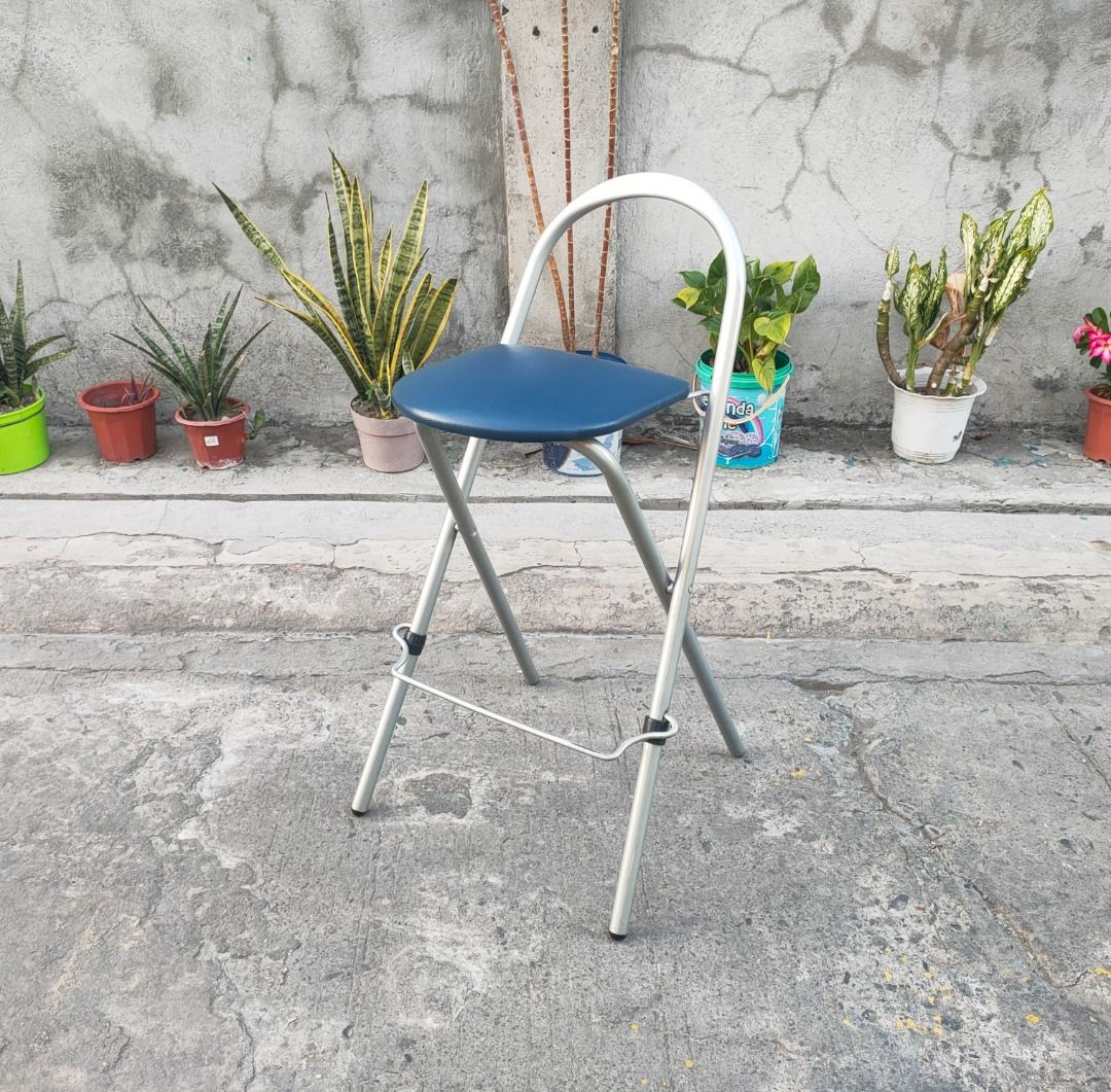 High Chair Foldable Heavy Duty (Category: Chairs) located in Mabalacat. Submitted by thenewcraf32843 (Listing ID 1296171954, Image 1). Description: High Chair Foldable Heavy Duty In good condition. Leather cushioned seat, aluminum frame. 120 kilos capacity. 1 pc only.. Dimensions: Width 14 x Depth 14 x Seat height 28 x Total height 36 inches Location: Mawaque Mabalacat, Pampanga We do shipping. Mop: Gcash or Landbank. Strictly no reservation and 