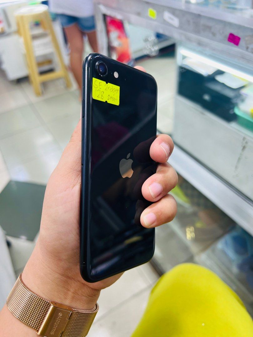Iphone SE 2020 128gb 85% batt Smartlocked (Category: iPhone SE Series) located in San Juan City. Submitted by javedsgadgetshop (Listing ID 1296063489, Image 3). Description: OPEN FOR INSTALLMENT VIA CREDIT CARD/GGIVES & SWAP/TRADE-IN! WE BUY AND SELL ( ANYKINDS OF UNIT BINIBILI PO NAMIN)! PTPA : Padelete po f bawal Read ❗️Onhand ‼️ Iphone SE 2020 •128gb •NTV Variant •85% batt health •Smartlocked •95% Smoothness •No hidden issue | No Repaired •100