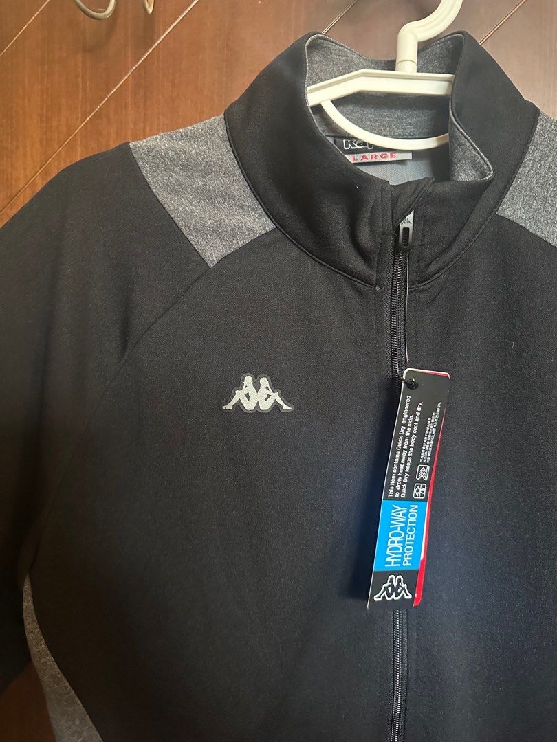 Kappa jacket Large size （分類：外套及戶外衣服）位於 Hong Kong。 由 caxsuen 提交（商品編號 1296114709，圖片 2）。簡介： 。