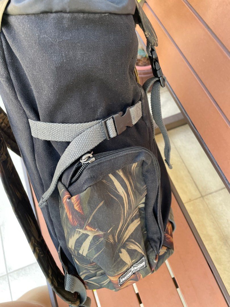 Large Billabong Backpack (Category: Backpacks) located in Makati City. Submitted by quality_sale (Listing ID 1296100601, Image 3). Description: Condition: - used, bought in AUS - zippers fully working - no noticeable holes or signs of major damage. Has signs of average wear - fraying leather materials .