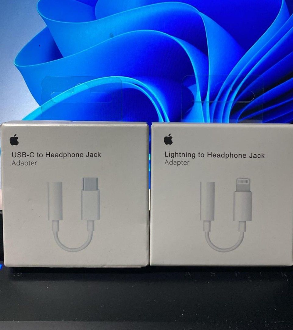 Lightning to headphone Jack & type c to headphone jack adapter (Category: Earphones) located in Manila. Submitted by milasgadgetph (Listing ID 1296228924, Image 1). Description: .
