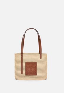 (Category: ) located in . Submitted by shopshopshooop (Listing ID 1296164408, Image 1). Description: .