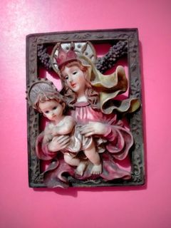 Mama Mary and Baby Jesus Memorabilia| Vintage Figurine Frame Metal Intricate Display Home Christian House Displays Figurines