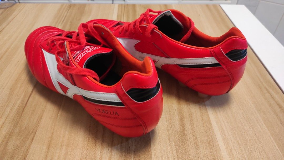 Mizuno Morelia II Made in Japan Ignition Red Pack, 名牌, 鞋及波鞋 