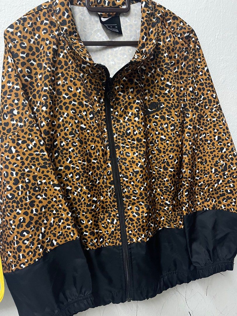 NEW Nike Sportswear Womens Animal Print Woven Jacket Plus Size XL Women s Fashion Coats Jackets and Outerwear on Carousell