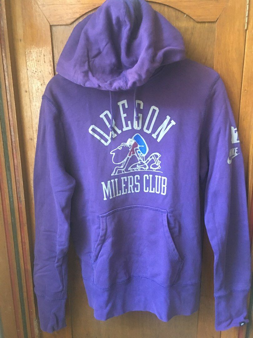 Nike Hoodie Jacket (Category: Coats, Jackets and Outerwear) located in Sorsogon. Submitted by mavzone (Listing ID 1296087041, Image 1). Description: Nike Hoodie Jacket S-M 19x25 .