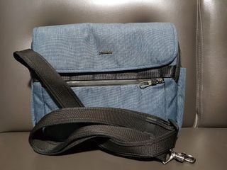 Pacsafe Metrosafe X Anti-Theft Messenger Bag