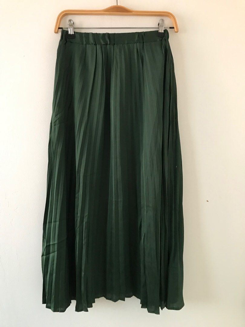 Retro Girl Skirt Satin Silk Pleated In Green Emerald, Fesyen