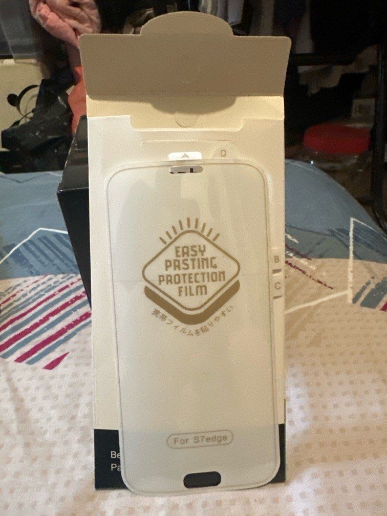 Screen protector (Category: Cases & Sleeves) located in Singapore. Submitted by bbsimon (Listing ID 1296141102, Image 1). Description: Samsung S7 Edge screen protector.