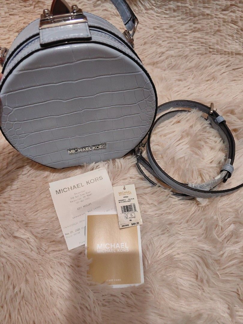 Serena circle crossbody (Category: Cross-body Bags) located in Quezon City. Submitted by finds_stuff (Listing ID 1296187104, Image 3). Description: 100% orignal Color: pale blue Croc leather.