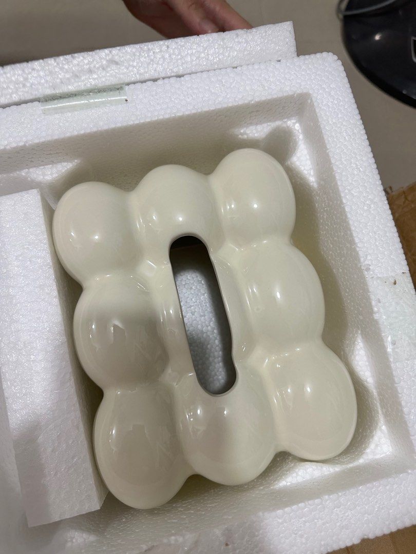 Tissue box65074405367937113