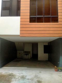 TOWNHOUSE FOR SALE IN DON ANTONIO HEIGHTS, QUEZON CITY