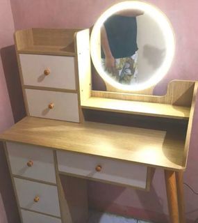 Vanity Table with drawers