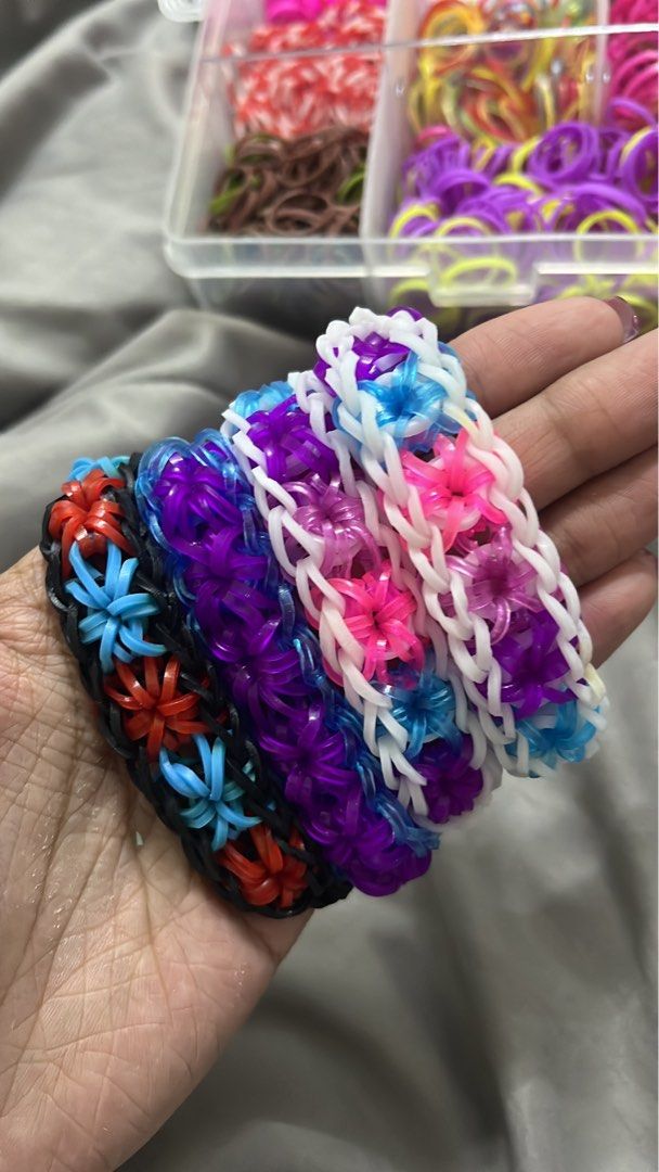 Cute loom bracelets hot sale