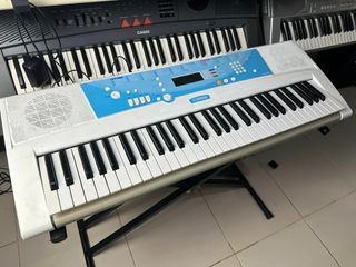 Yamaha EZ J220 Piano Keyboard Organ Touch Response 61 Keys