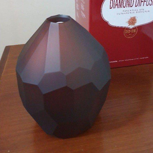 Young Living Diamond Diffuser (Category: Air Purifiers & Dehumidifiers) located in Manila. Submitted by avenue.de.belle (Listing ID 1296180059, Image 2). Description: ❌ NO LAWBALLING ❌ 💎 Young Living Diamond Diffuser 💎 BRAND NEW A one-of-a-kind, precious gem that will be your newest treasure!​ Our newest Diamond diffuser is here for a limited time only. Inspired by the design of a stylish diamond, this popular diffuser invites an ambient feelin