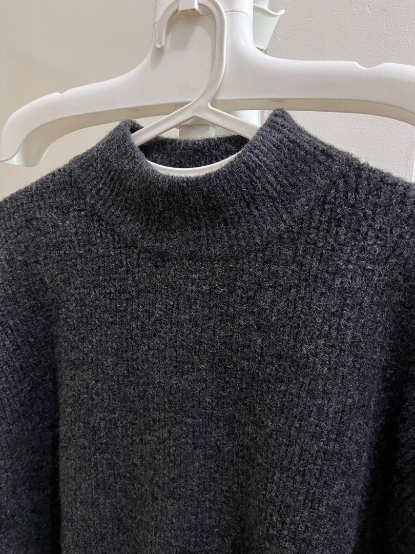 ZARA Check-Texture Weave Sweater (Black) (Original Price: ₱2,995) (Category: Coats, Jackets and Outerwear) located in Valenzuela. Submitted by ssecondstylee (Listing ID 1296115015, Image 3). Description: choose one FREE item from my listing when you buy this 🤍 Original Price: ₱2,995 Loose-fitting sweater with a round neck and long sleeves. Ribbed trims. Size Guide: Shoulder Width: 20” Chest Width: 22.5” Body Length: 26.5” Sleeve Length: 24” OUTE