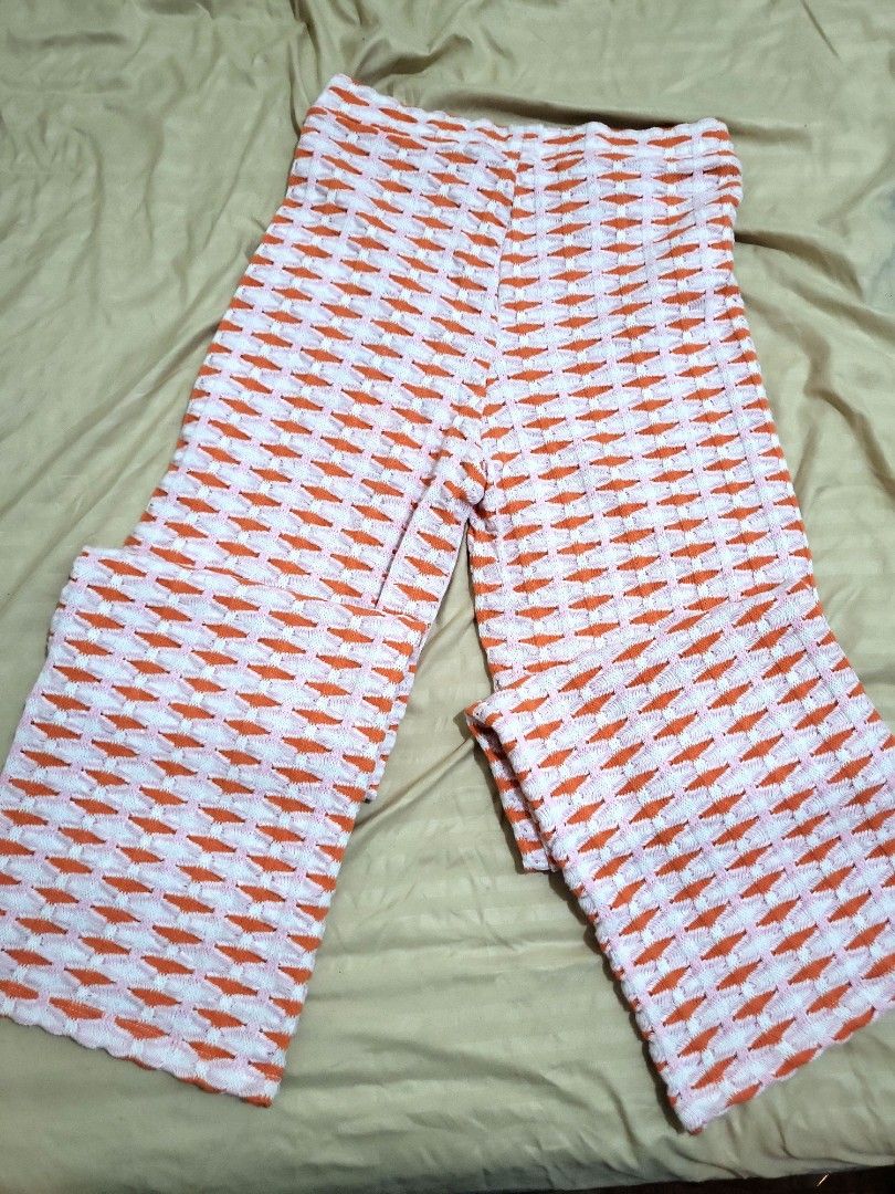 Zara Pants (Category: Other Bottoms) located in Manila. Submitted by declutterwithme__ (Listing ID 1296160678, Image 2). Description: zara pants brand new size m.