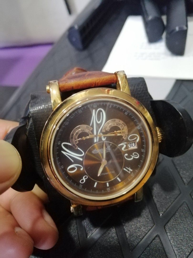 Automatic watch (Category: Men's Watches) located in Singapore. Submitted by trowaboi (Listing ID 1297606707, Image 1). Description: Automatic watch. Too little wrist time. Tested and working..