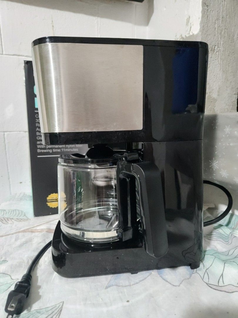 Blakk Coffee Maker (Category: Coffee Machines & Makers) located in Binan City. Submitted by vanilla_tete (Listing ID 1297596751, Image 3). Description: Blakk Coffee Maker - mint condition (never been used) repriced: Php1,000.00 + sf dop: payo mop: landbank mod: j&t/ lalamove.