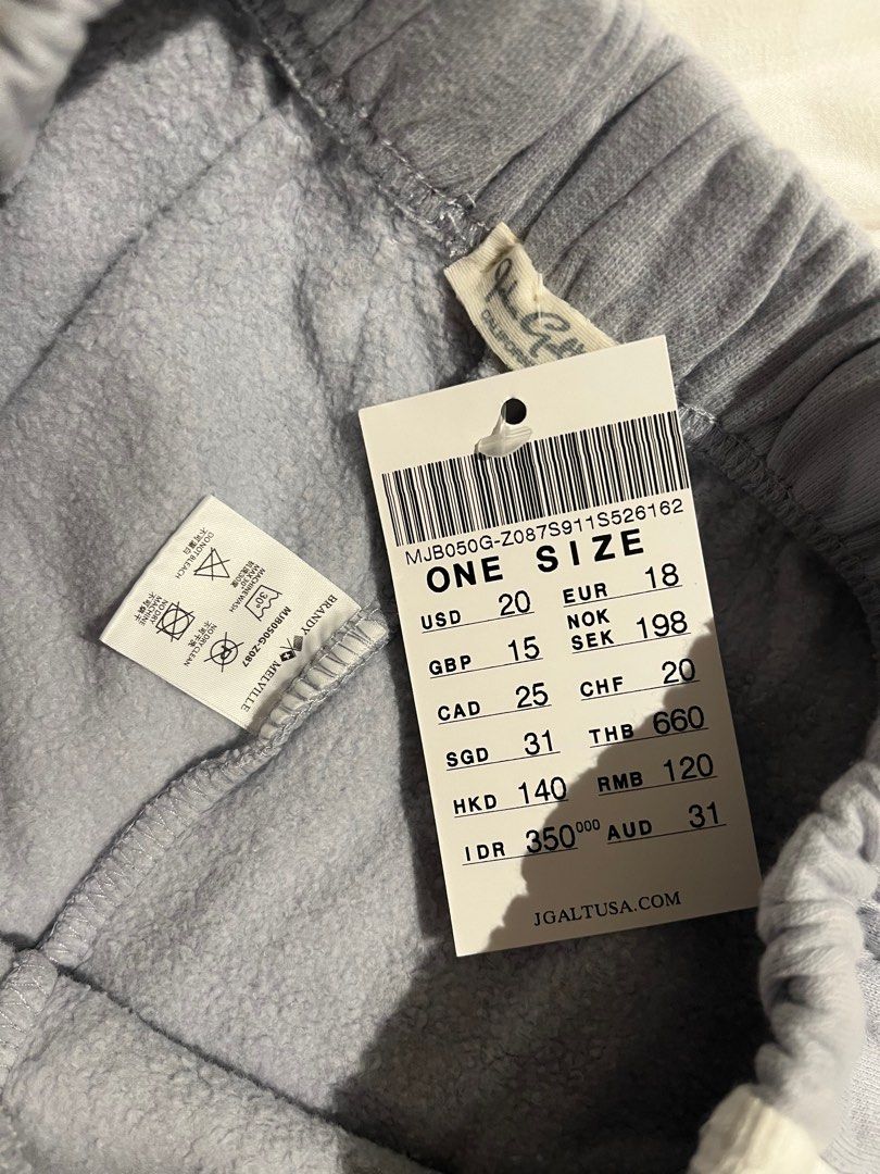 BM shorts, 女裝, 褲＆半截裙, 短褲- Carousell