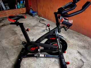 Brand New Unused Schwinn IC4 / IC8 800IC Stationary Bike Magnetic Resistance with Monitor Spinning Spin 220volts Spinner with pair of dumbells and heart rate strap