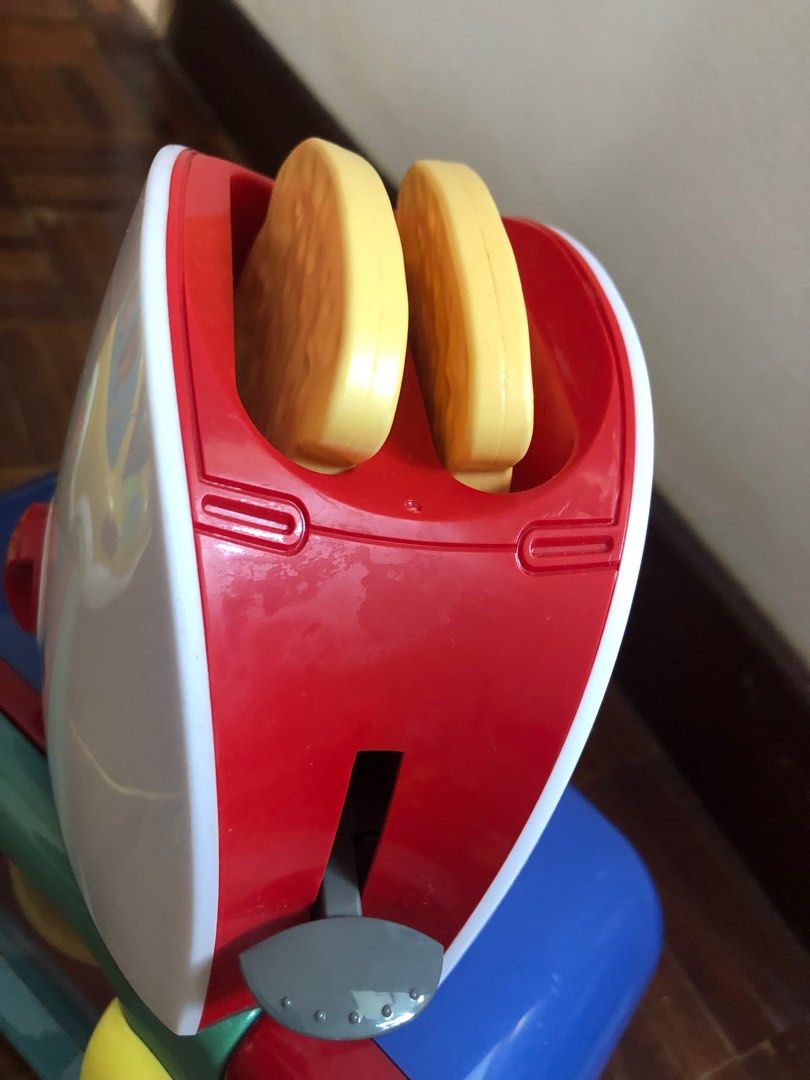 Bread toaster (Category: Infant Playtime) located in Kuala Lumpur. Submitted by vivientyy (Listing ID 1297548171, Image 3). Description: Manual operated .