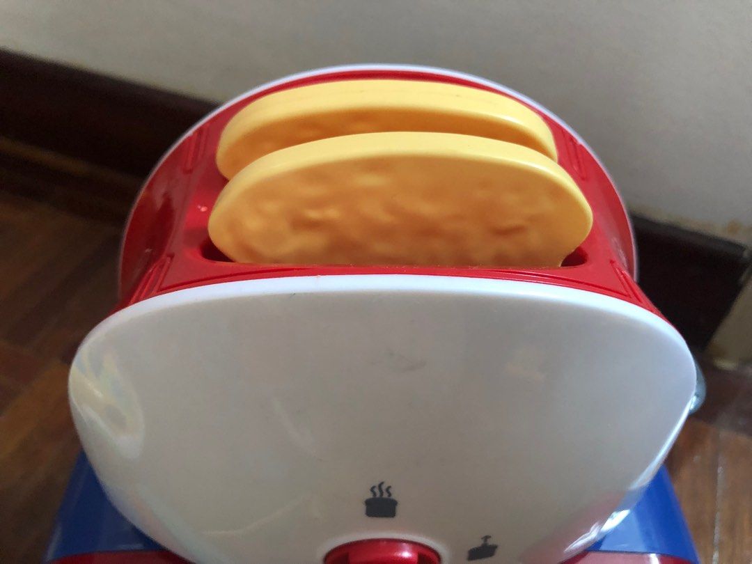 Bread toaster (Category: Infant Playtime) located in Kuala Lumpur. Submitted by vivientyy (Listing ID 1297548171, Image 2). Description: Manual operated .