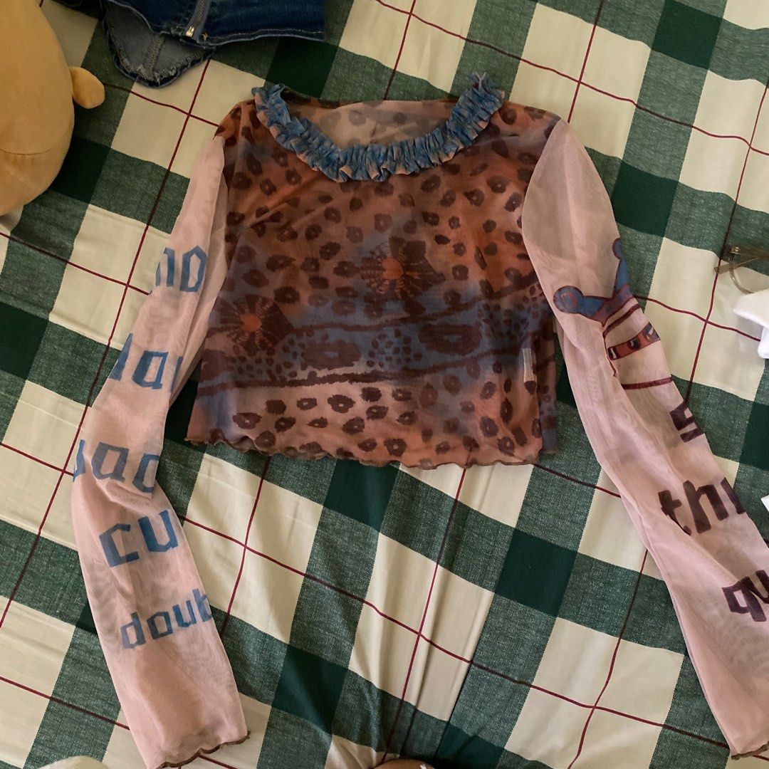brown mesh longsleeves printed top (Category: Longsleeves) located in Quezon City. Submitted by dayree (Listing ID 1297542100, Image 1). Description: never used, in closet lang not my style na.