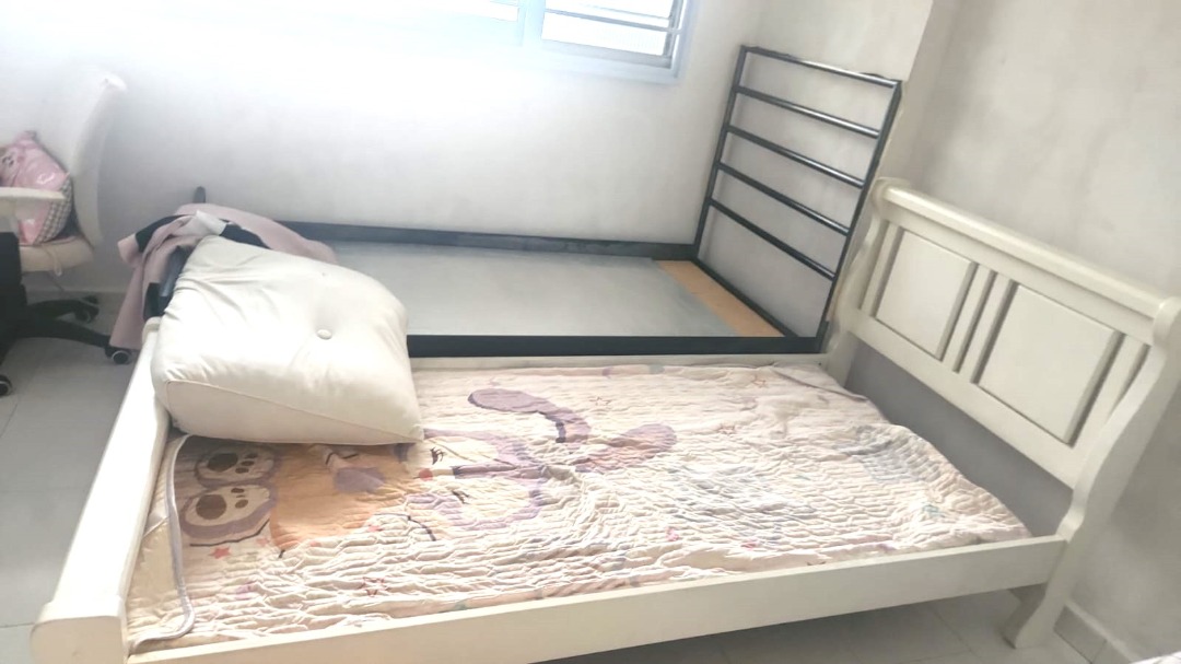 (Category: ) located in . Submitted by your_rental_specialist (Listing ID 1297536694, Image 1). Description: .
