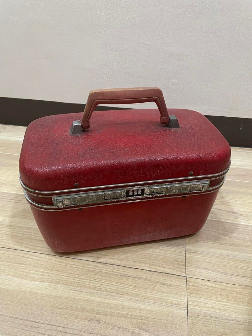 Echolac Vintage Make Up Kit w Combination Lock (Category: Makeup) located in Manila. Submitted by aling_aligeng (Listing ID 1297608783, Image 2). Description: Echolac Vintage Make Up Kit w Combination Lock for sale. With orginal manual. .