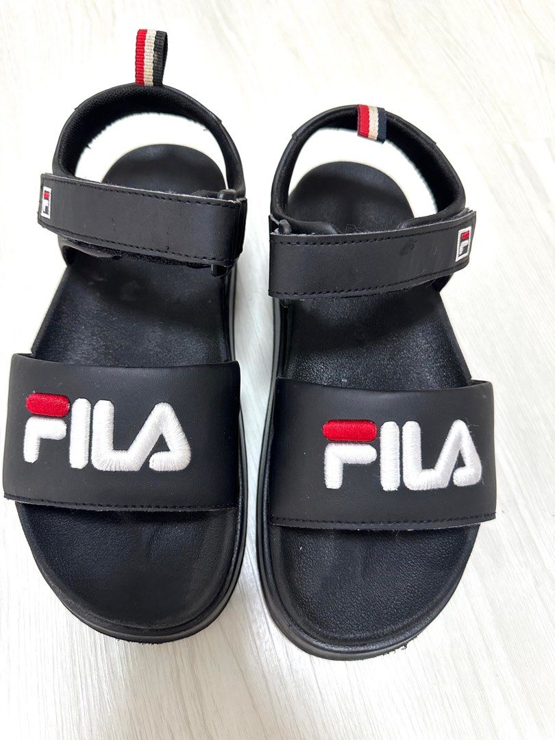Fila slides with straps hot sale