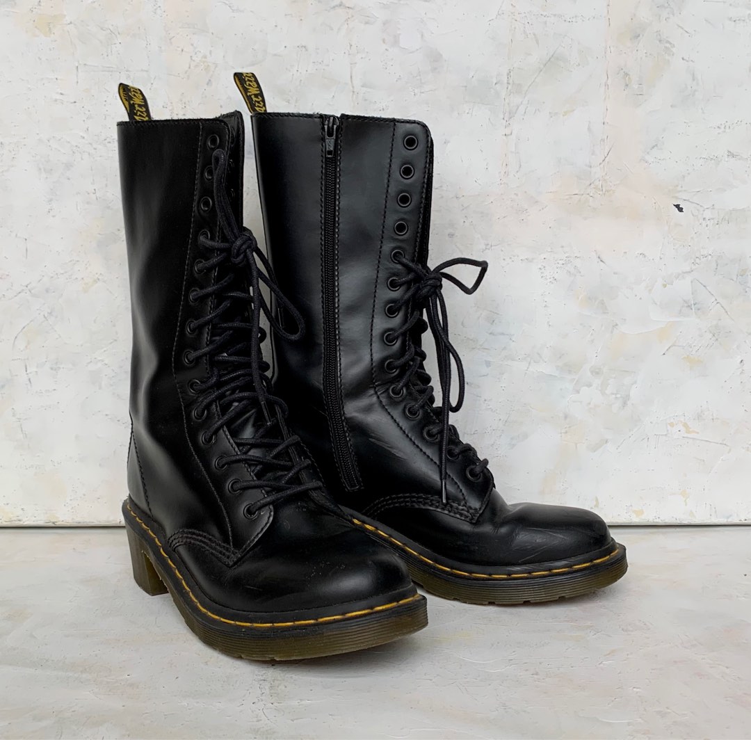 Flat boots with rubber sole Women s Fashion Footwear Boots on Carousell