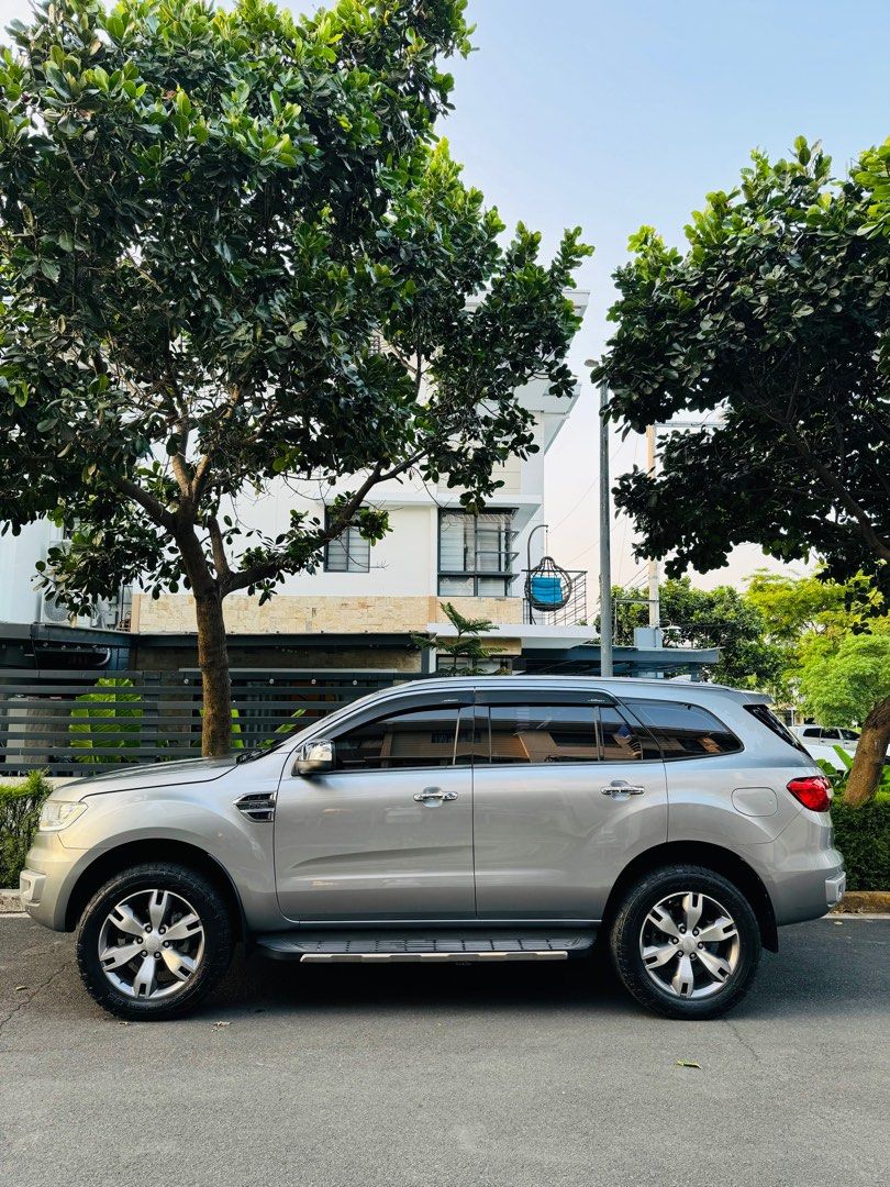 Ford Everest (Category: Used Cars) located in Manila. Submitted by crocsss (Listing ID 1297611241, Image 1). Description: Direct buyers only. Pass sa buy and sell. 2017 Ford Everest Titanium 2.2 Automatic transmission Diesel engine Low mileage: 87,5xx km (see in actual photo) Regularly maintained only be reputable shops (Ford Casa, Dunamis, and Everest Garage). Complete documentation. Plate ending in 7 Upgrades: Stage 3 Headlight retrofit done by