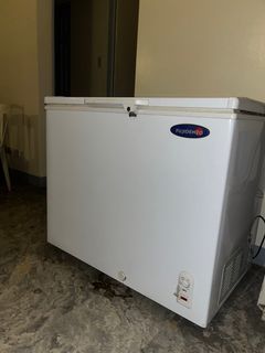 Fujidenzo chest freezer