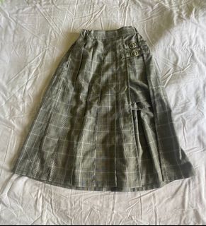 GU Gray Plaid Pleated Long Skirt