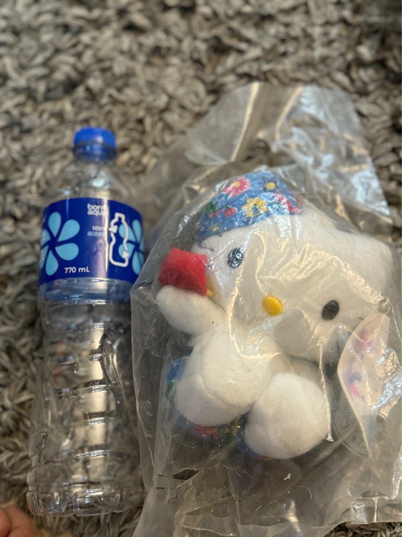 Hello Kitty公仔 （分類：動漫角色周邊）位於 Hong Kong。 由 shermannn 提交（商品編號 1297626682，圖片 2）。簡介： 都有一段歷史 個膠袋會有啲舊 介意勿拍🙏。