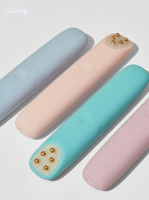 Ice pop depuffing device (Category: Face Care) located in Paranaque City. Submitted by makeupskincarebelowretail (Listing ID 1297565544, Image 1). Description: Icepop Eye RF Wand is a handy anti-aging device for the eyes. It uses radio-frequency, red light, EMS, and high frequency vibration for an instant eye-lift and brighter undereyes. See the difference in just 3 minutes. Modes: One treatment cycle lasts 3 minutes. Firming Mode: EMS + RF Brigh
