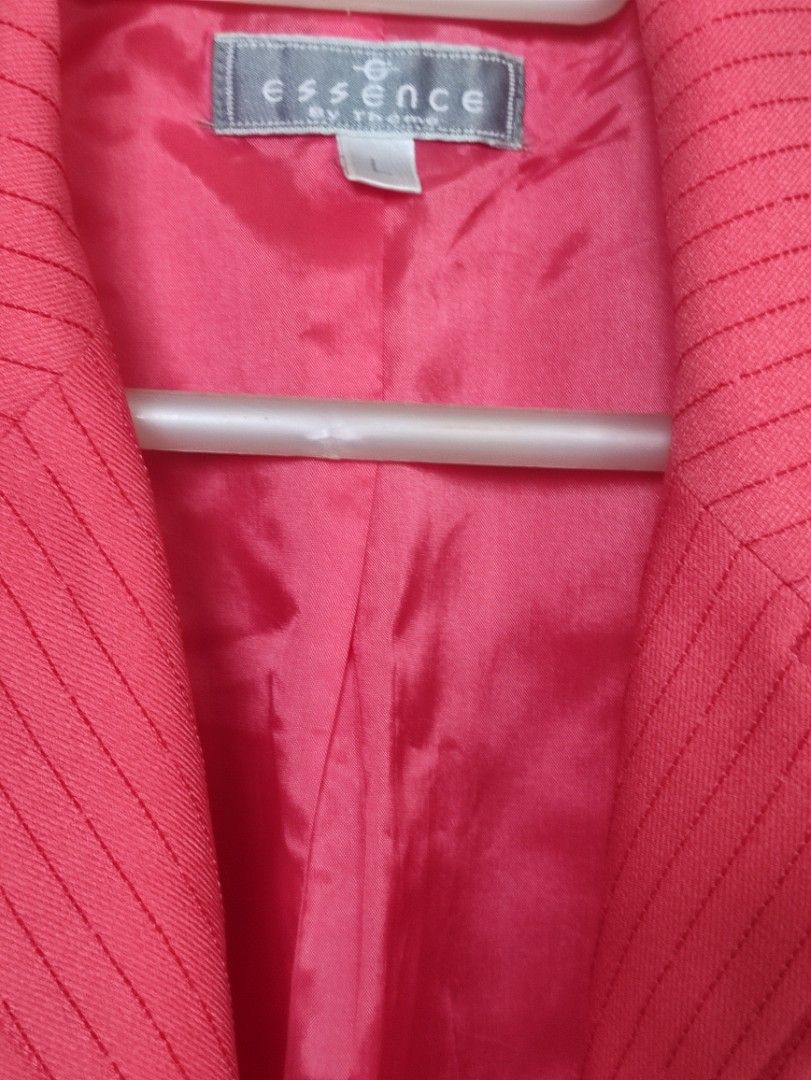 Jacket (Category: Coats, Jackets and Outerwear) located in Singapore. Submitted by sophie2002 (Listing ID 1297564509, Image 3). Description: Brand new jacket bought some time ago at $99. Very good quality. Double layer. Suitable for office or dinner wear. Elegant. Willing to let go at only $14..